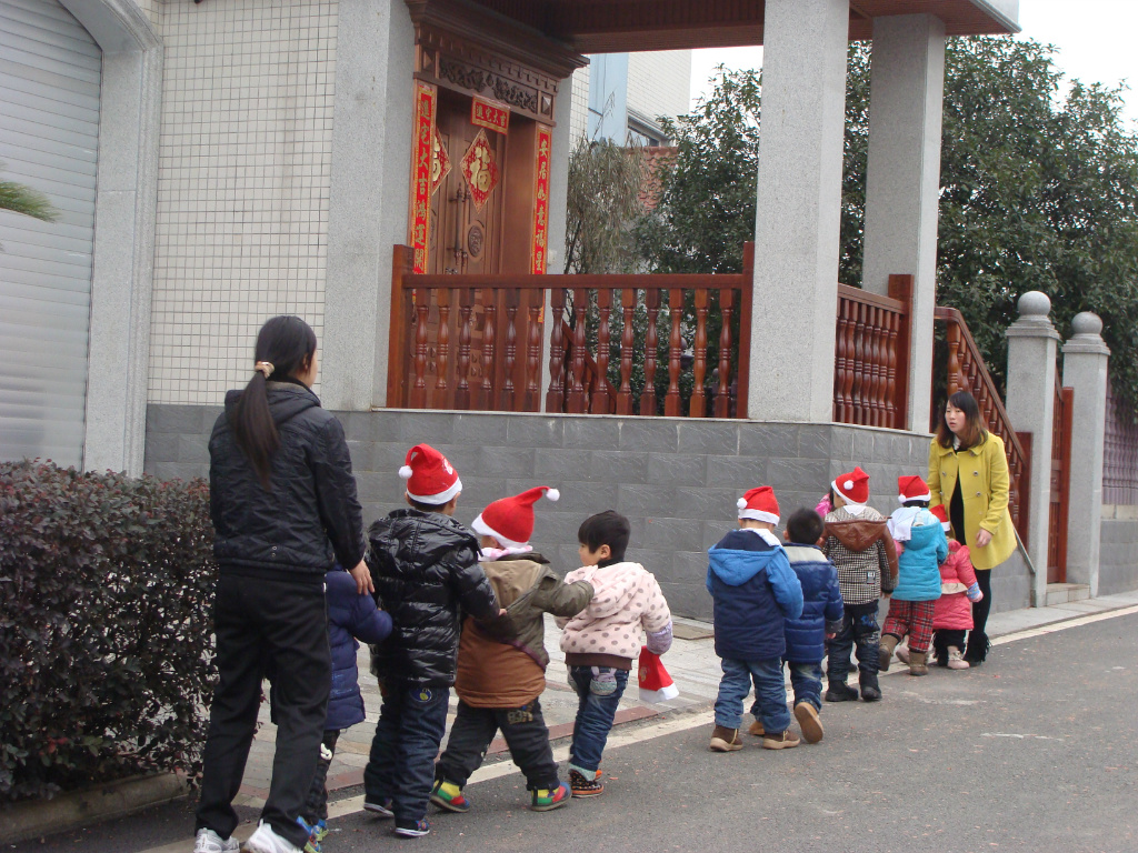 小朋友请排队,我